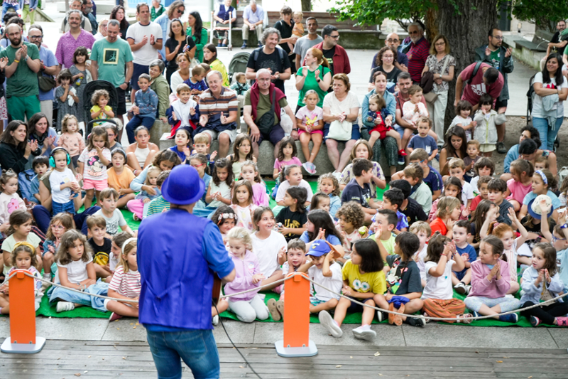 Las Fiestas de María Pita llevarán magia, música, teatro, danza, malabares y humor a los barrios con Cascarillarte.