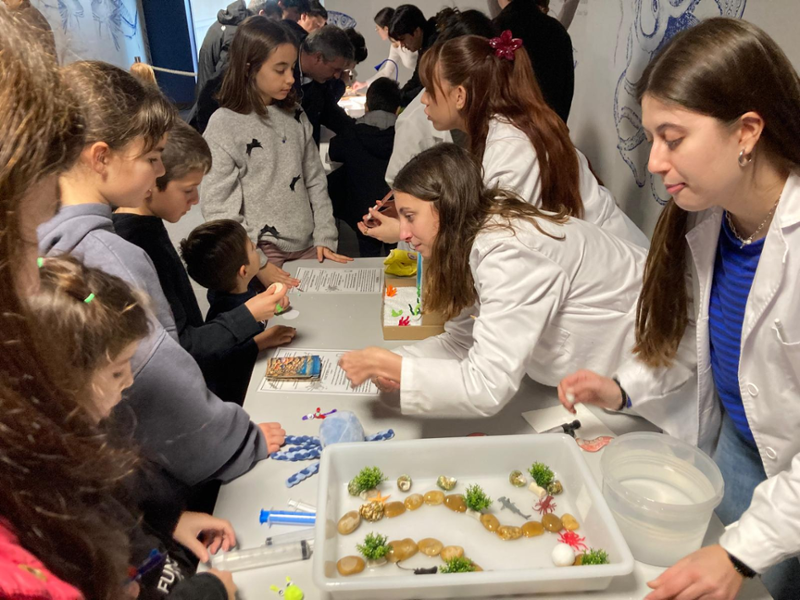 Gran participación en la feria científica Isabel Zendal en el Aquarium Finisterrae