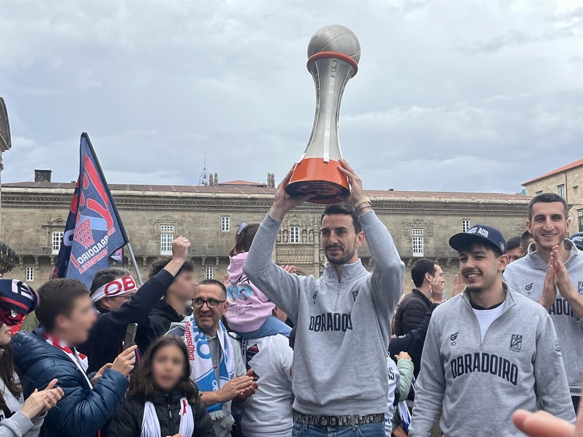 Santiago celebra el ascenso del Obradoiro a la ACB