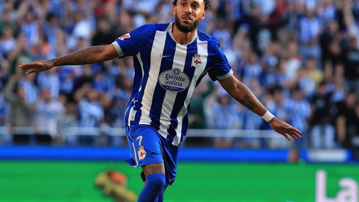 El Deportivo de La Coruña afronta dos meses sin Aubameyang por lesión en el menisco