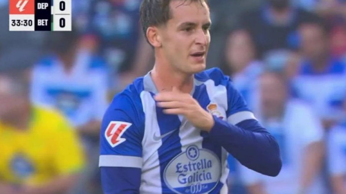 Preocupación en el Deportivo por la lesión de Marc Casadó tras el empate ante el Betis